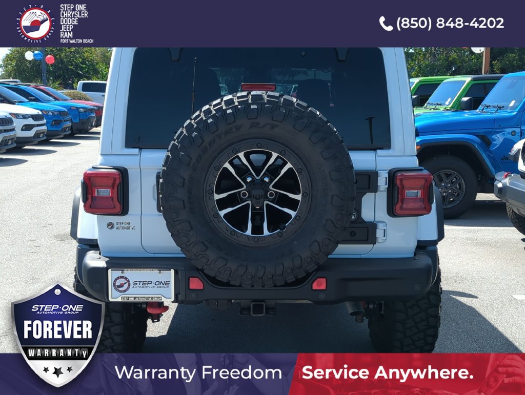 Used 2025 Jeep Wrangler Unlimited Rubicon AWD/4WD image 5