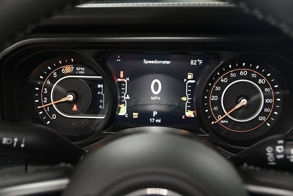 New 2025 Jeep Wrangler Unlimited Rubicon w/ Convenience Group AWD/4WD image 13