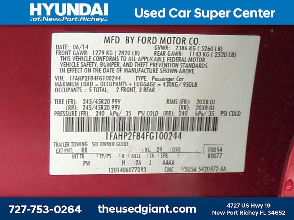 Used 2015 Ford Taurus Limited w/ Equipment Group 301A FWD image 32