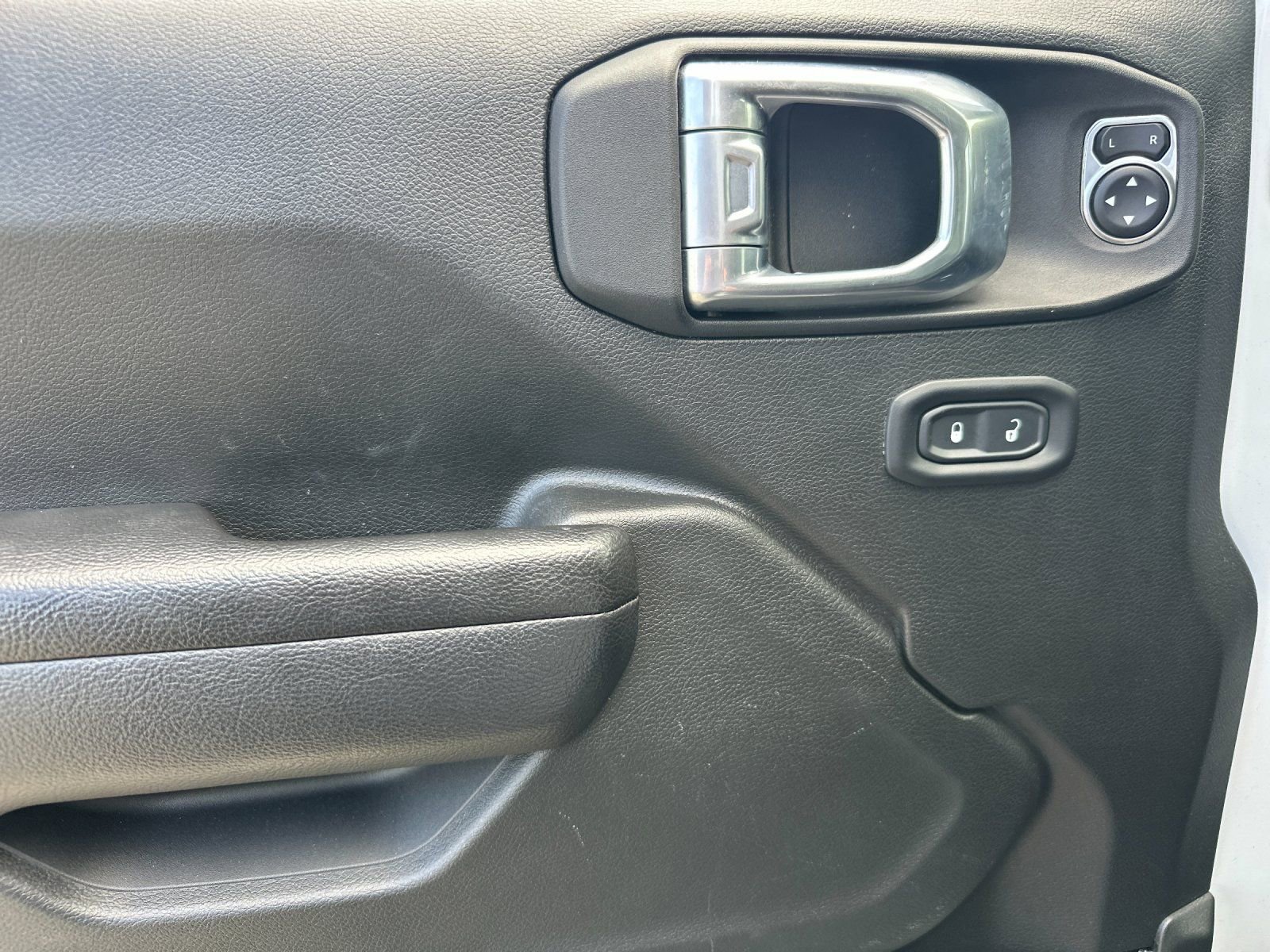 Used 2022 Jeep Wrangler Unlimited Sport AWD/4WD image 12