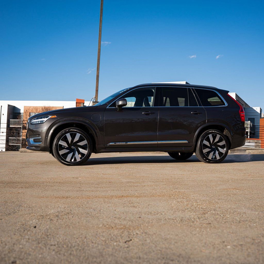 Certified 2024 Volvo XC90 T8 Plus w/ Protection Package image 3