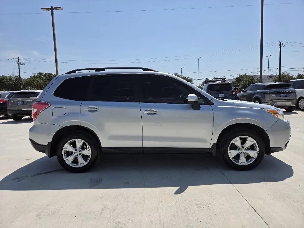 Used 2016 Subaru Forester 2.5i Premium w/ All-Weather Package AWD/4WD image 4