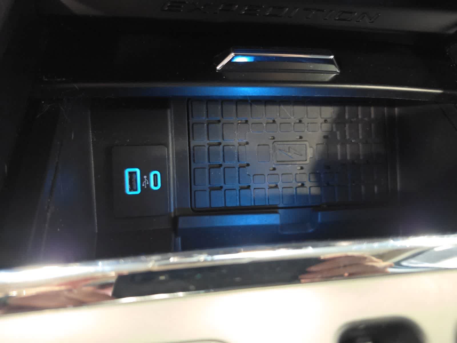 Used 2024 Ford Expedition XLT AWD/4WD image 25