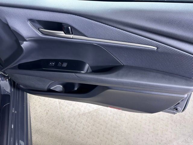 Used 2025 Toyota Camry SE w/ Convenience Package image 9