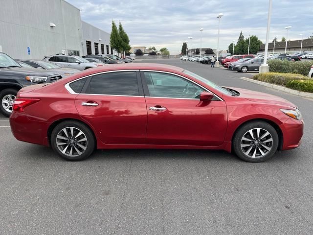 Used 2016 Nissan Altima 2.5 SV FWD image 4