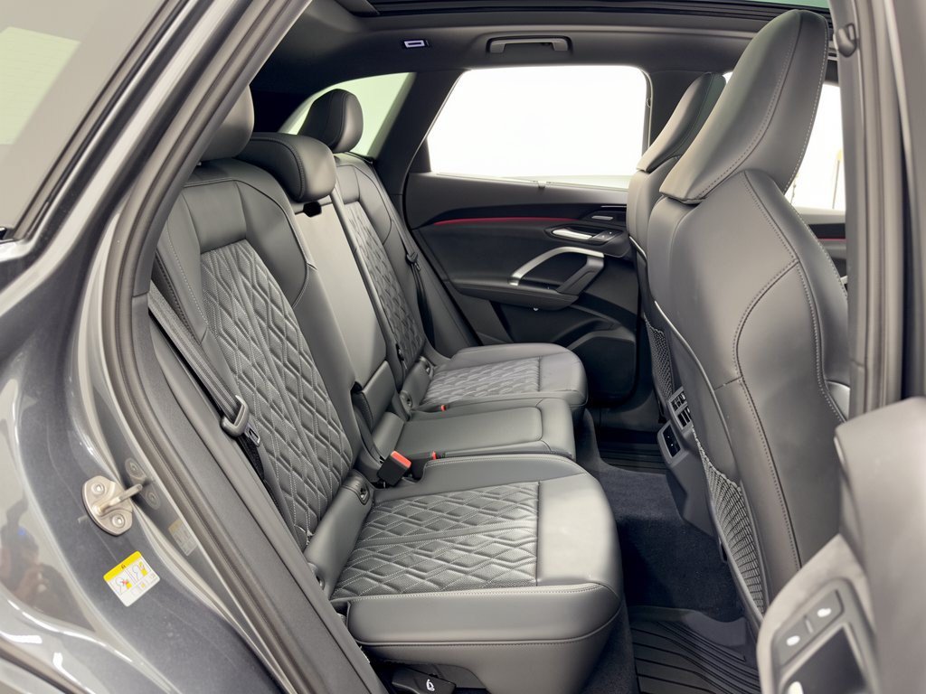 Used 2025 Audi SQ5 Premium Plus AWD/4WD image 29