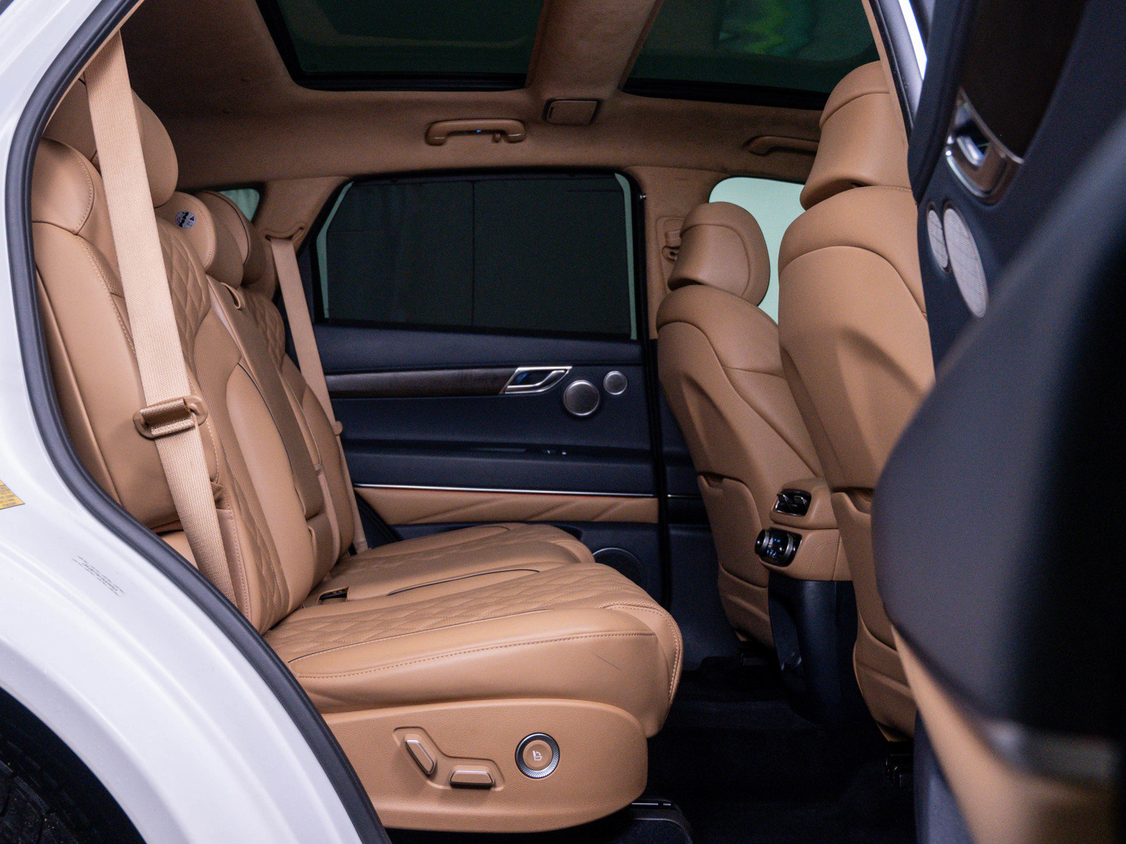 Used 2024 Genesis GV80 3.5T w/ Prestige Matte Package image 12