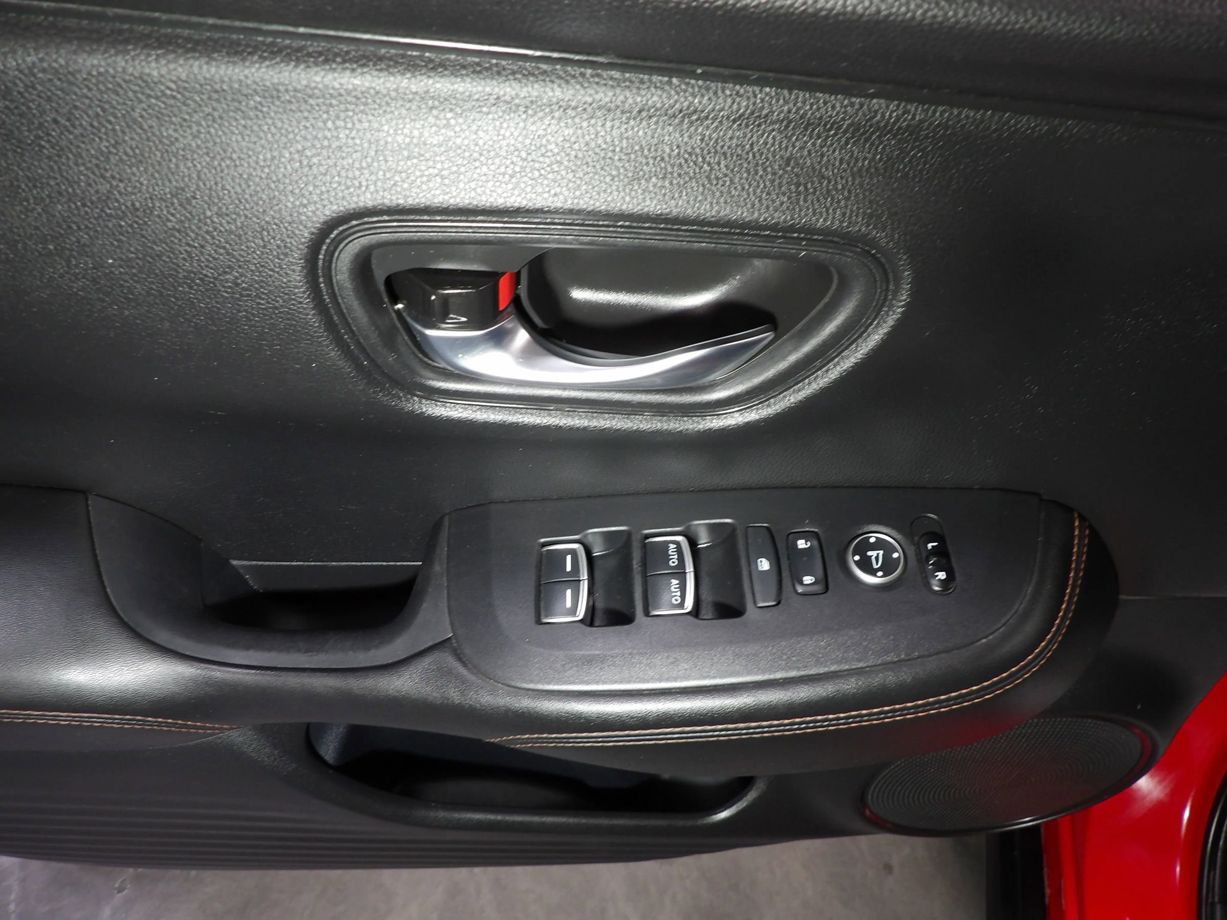 Used 2023 Honda HR-V Sport image 9