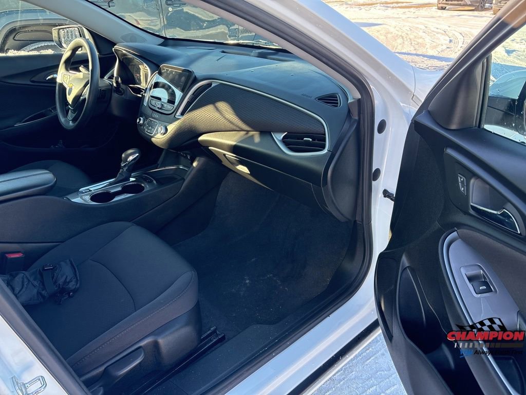 Used 2024 Chevrolet Malibu LT image 32