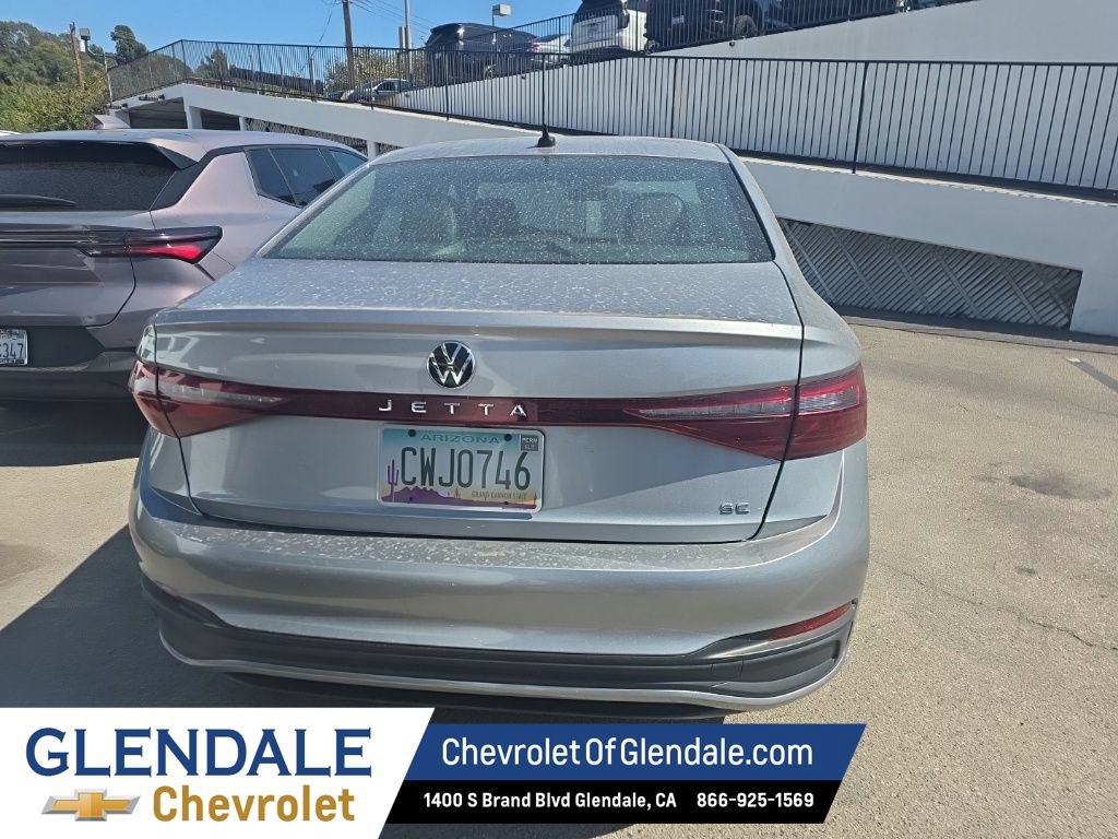 Used 2025 Volkswagen Jetta SE FWD image 5