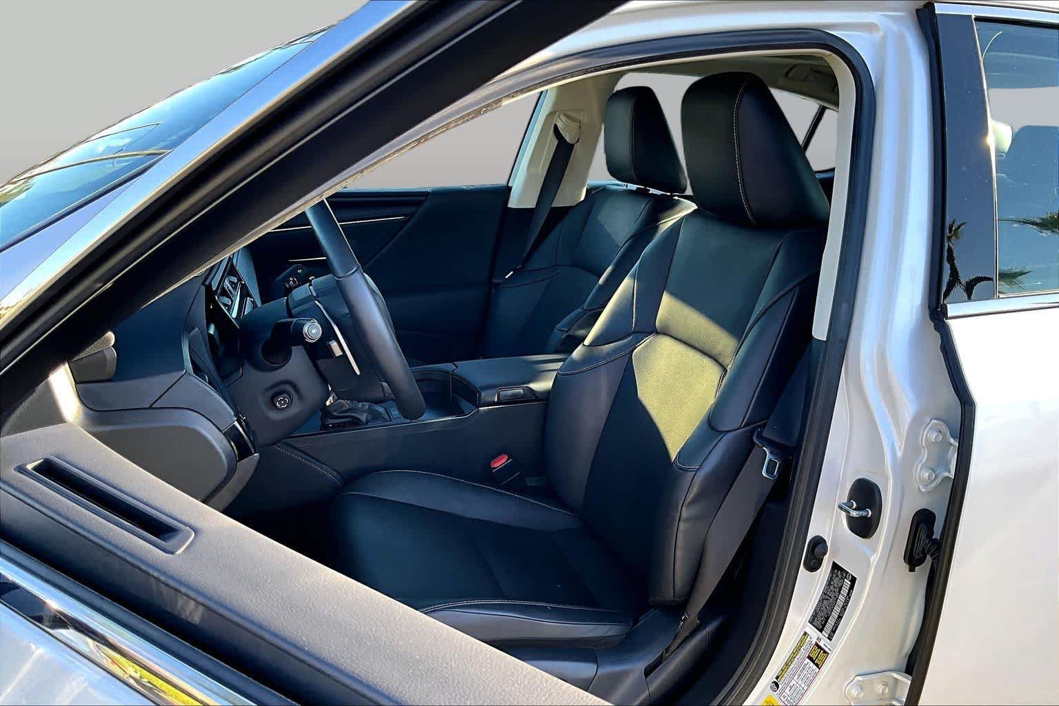 Certified 2024 Lexus ES 350 w/ Premium Package FWD image 7