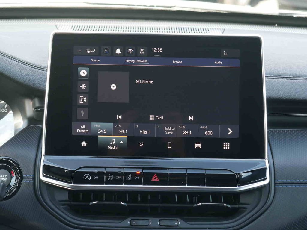 New 2026 Jeep Compass Latitude image 5