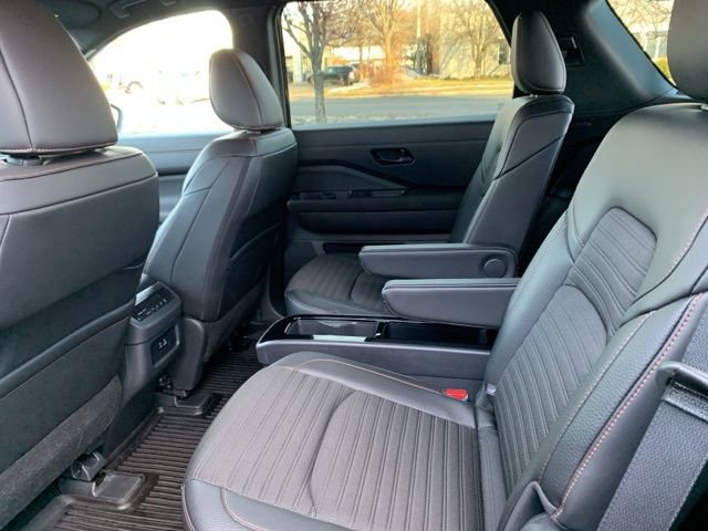 Used 2025 Nissan Pathfinder Rock Creek image 33