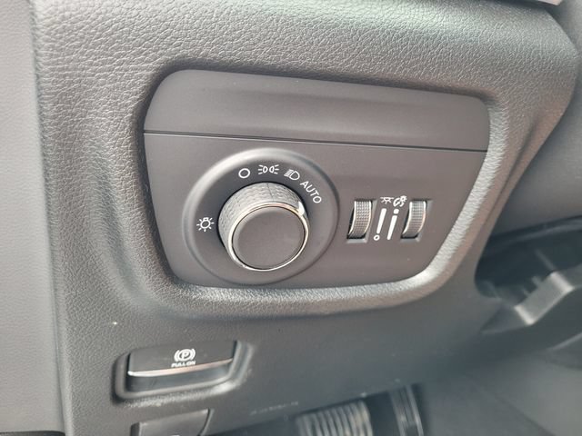 New 2026 Jeep Grand Cherokee Altitude RWD image 22