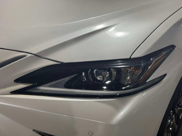 Used 2025 Lexus ES 300h w/ Technology Package FWD image 11