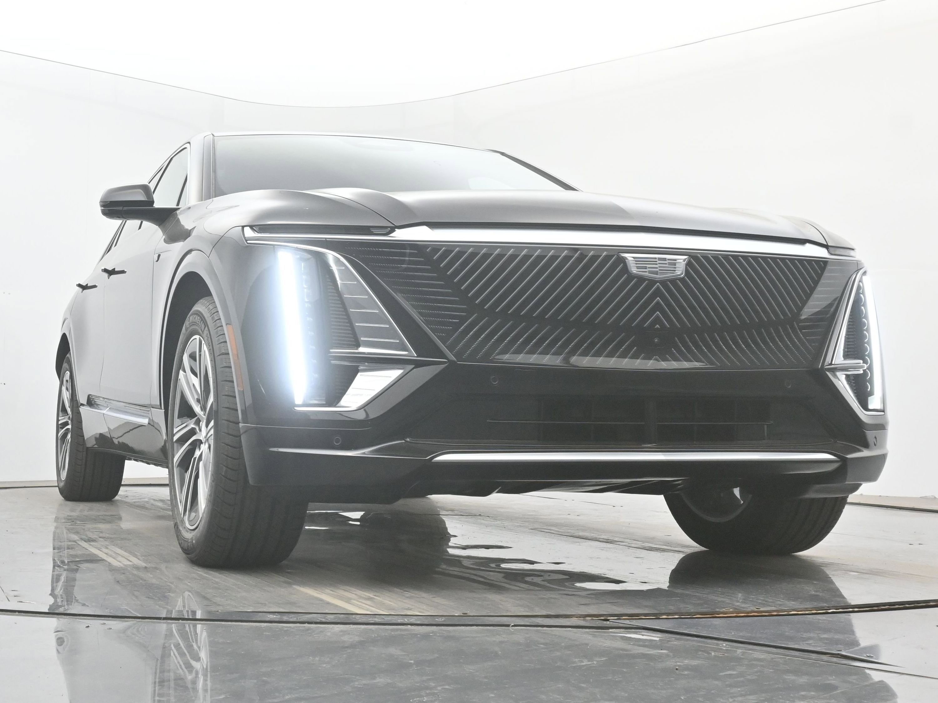 New 2026 Cadillac Lyriq Luxury AWD/4WD image 22