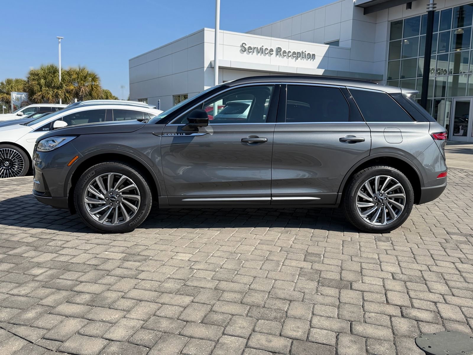 Used 2025 Lincoln Corsair Reserve image 12