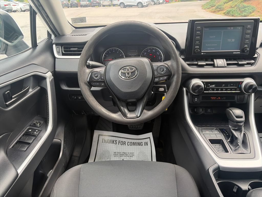 Used 2020 Toyota RAV4 LE FWD image 14