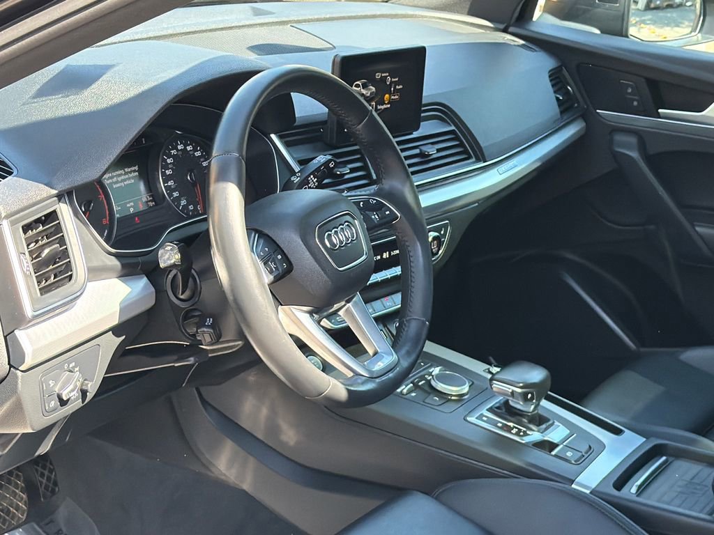 Used 2020 Audi Q5 2.0T Premium w/ Titanium Sport Package AWD/4WD image 14