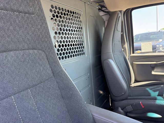 Used 2020 Chevrolet Express 2500 w/ Driver Convenience Package RWD image 7