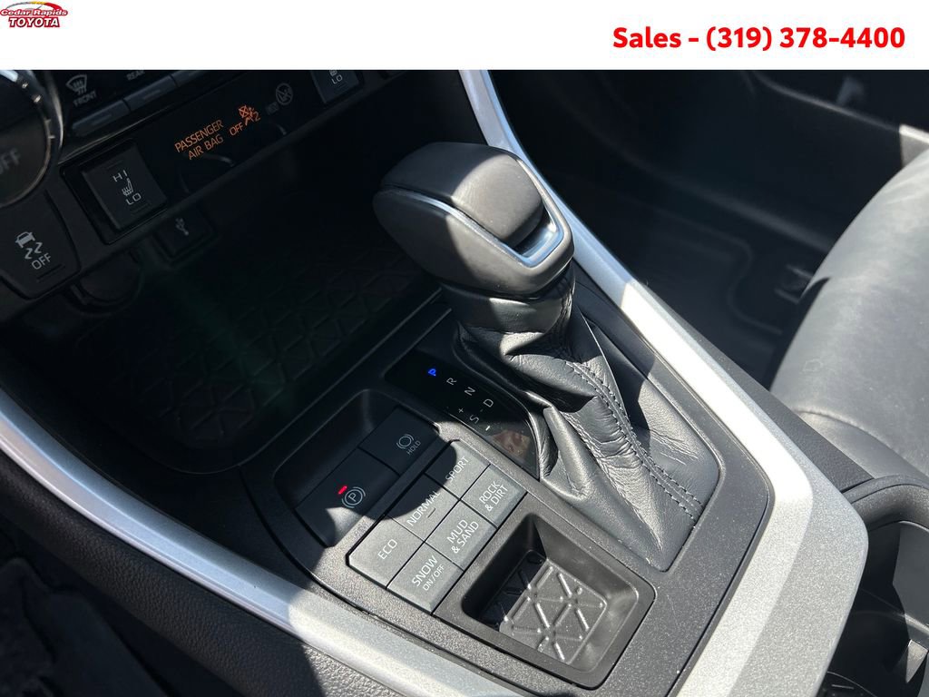 Certified 2022 Toyota RAV4 XLE Premium AWD/4WD image 24