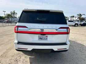 Used 2020 Lincoln Navigator 4WD image 4