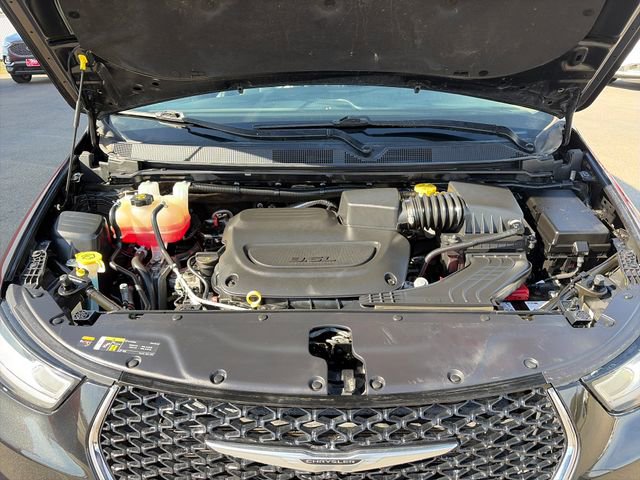 Used 2022 Chrysler Pacifica Touring-L FWD image 50