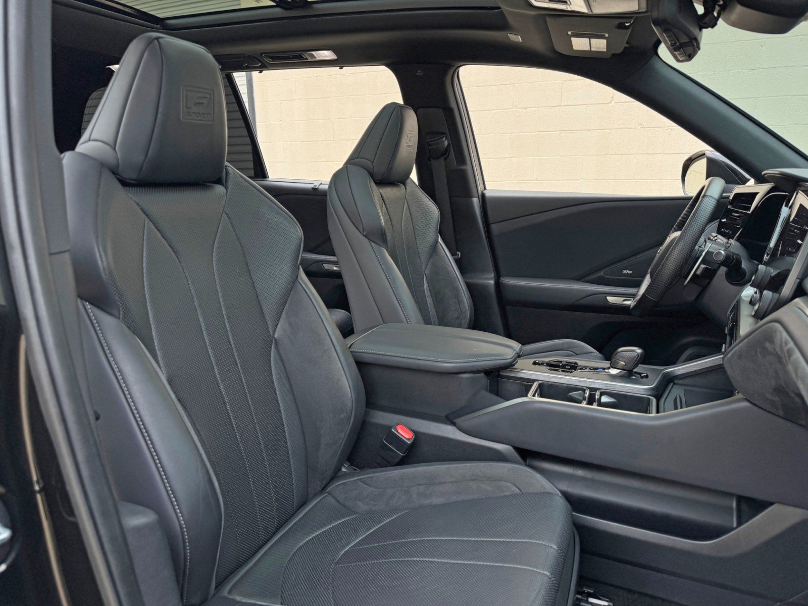 Used 2024 Lexus TX 500h AWD w/ Technology Package image 37