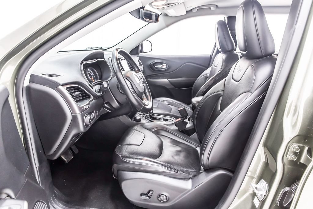 Used 2020 Jeep Cherokee Limited AWD/4WD image 25