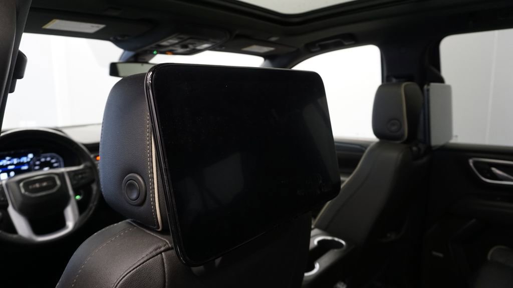 Used 2021 GMC Yukon XL SLT w/ SLT Premium Package image 33