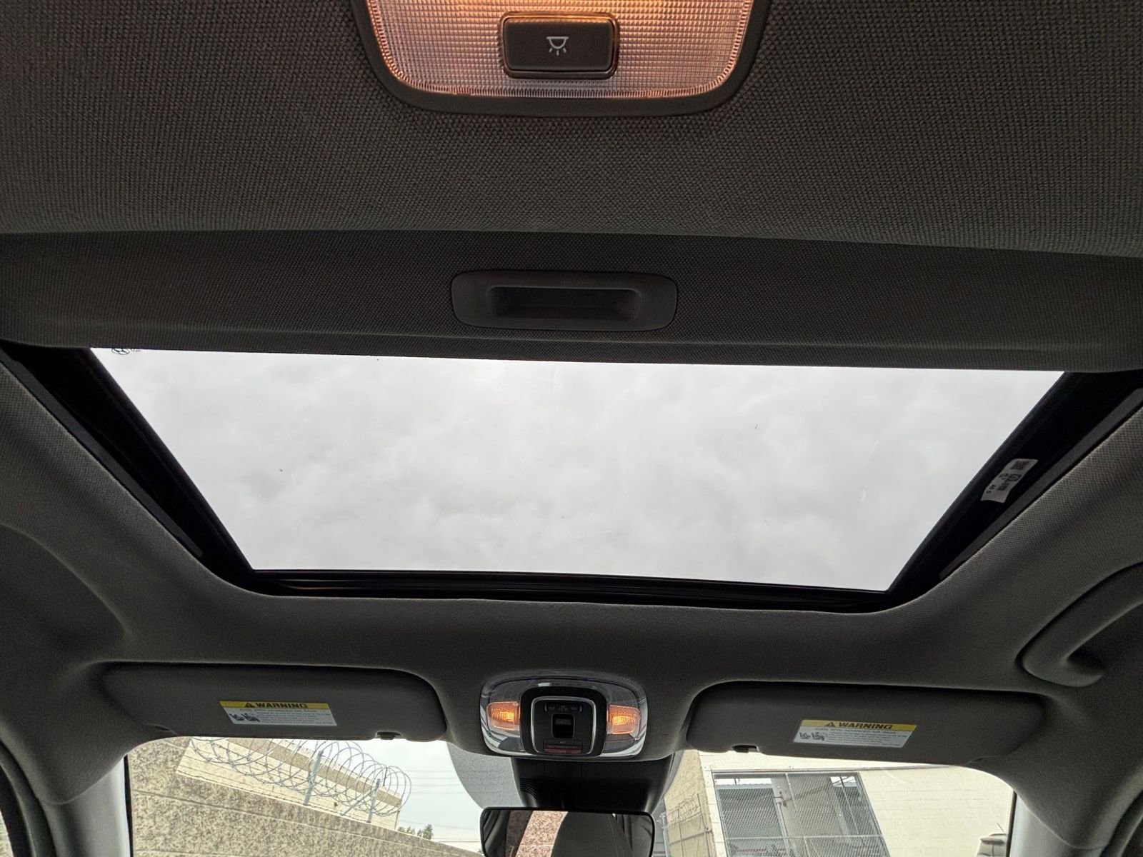 Used 2025 Hyundai Elantra SEL image 31