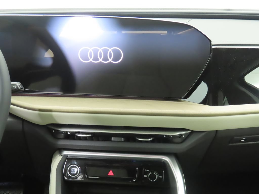 Used 2025 Audi Q5 Premium Plus w/ Premium Plus AWD/4WD image 16