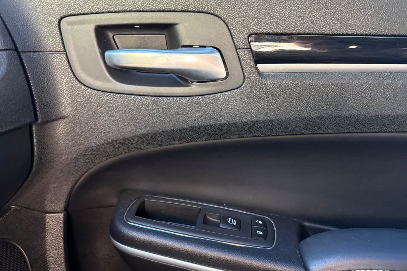 Used 2022 Chrysler 300 S w/ Safetytec Plus Group RWD image 18