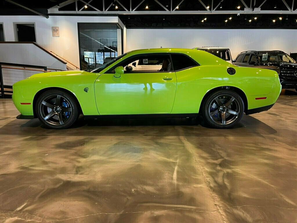 Used 2023 Dodge Challenger SRT Hellcat w/ Driver Convenience Group image 2