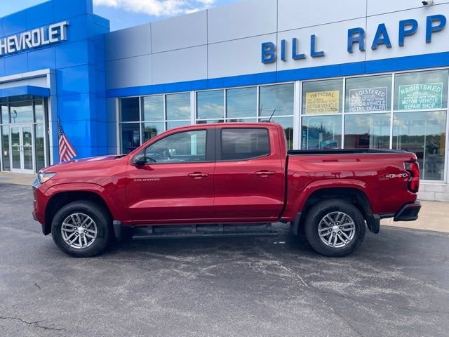 Used 2024 Chevrolet Colorado LT w/ LT Convenience Package II AWD/4WD image 2