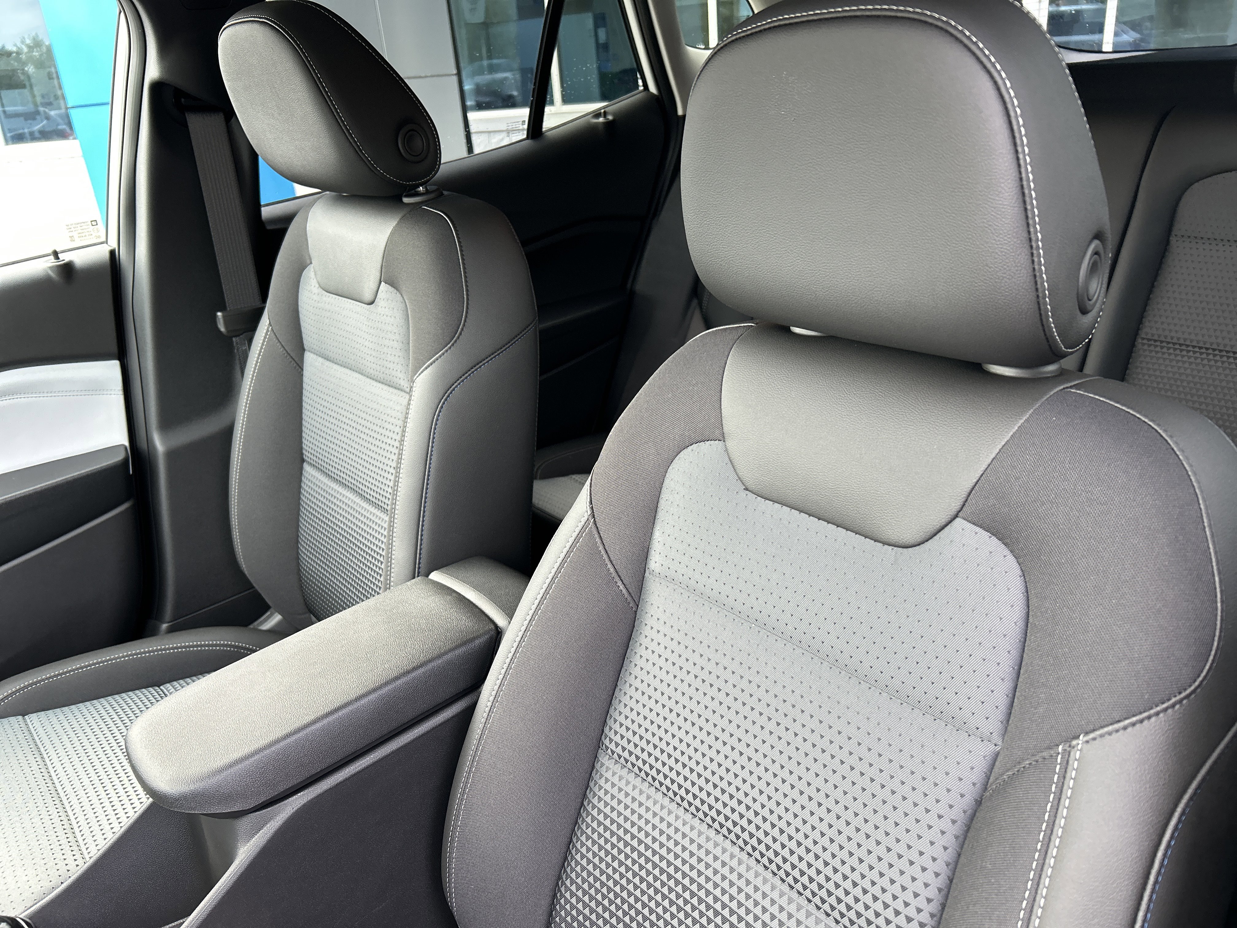 New 2025 Chevrolet Trax LT w/ Driver Confidence Package image 17