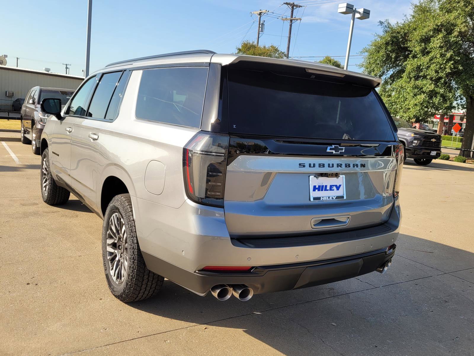 New 2026 Chevrolet Suburban Z71 w/ Z71 Off-Road Package AWD/4WD image 3