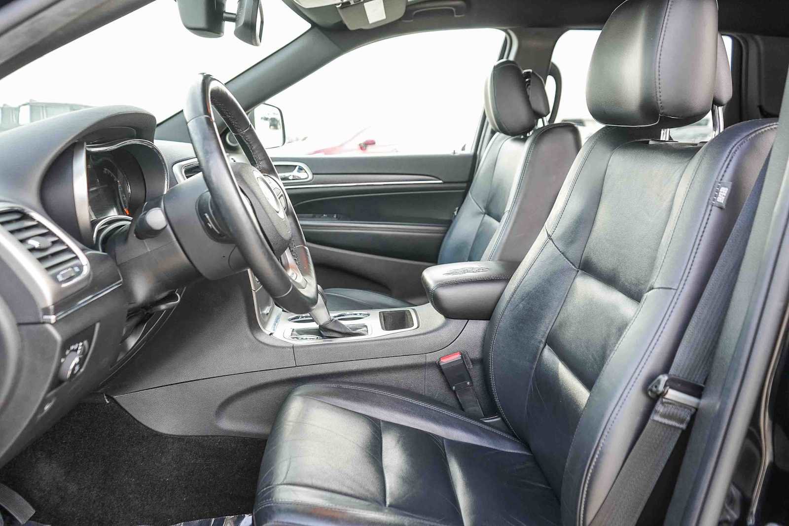 Used 2018 Jeep Grand Cherokee Limited image 17