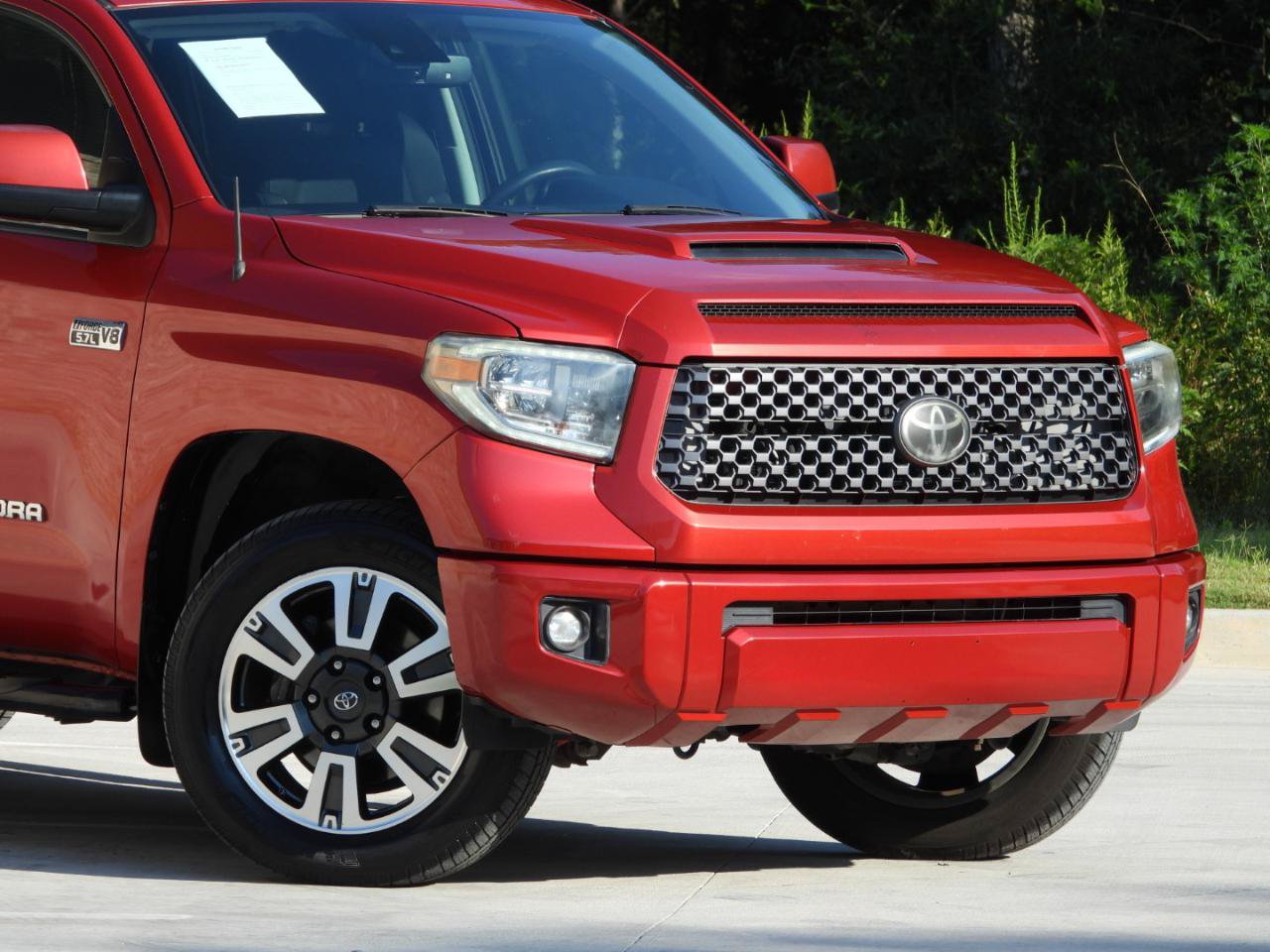 Used 2018 Toyota Tundra CrewMax SR5 w/ TRD Sport Package RWD image 20
