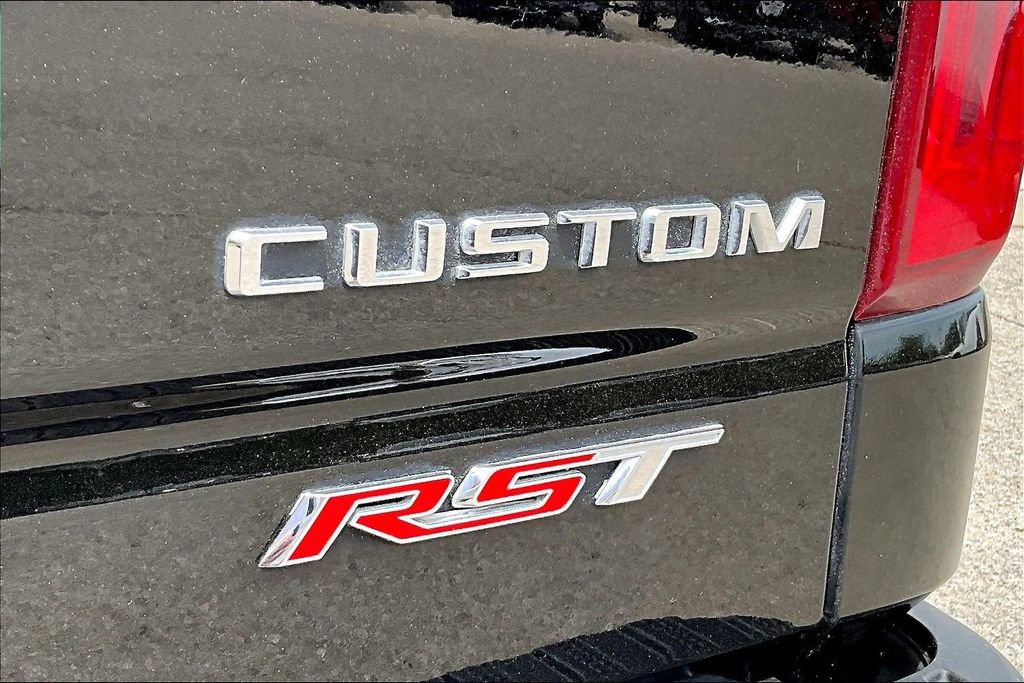 Used 2023 Chevrolet Silverado 1500 RST AWD/4WD image 24