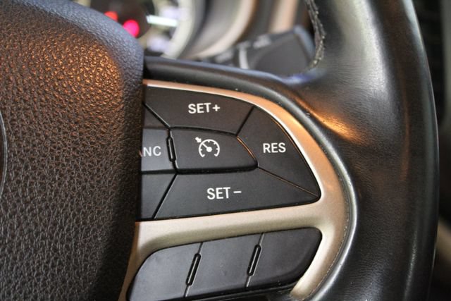 Used 2014 Jeep Cherokee Latitude FWD image 17