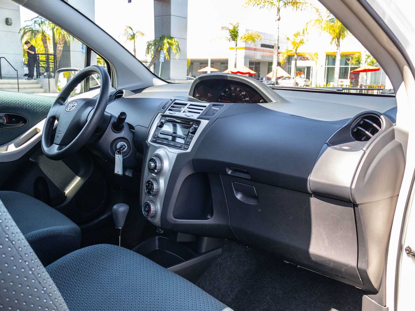 Used 2008 Toyota Yaris 2-Door Hatchback FWD image 23