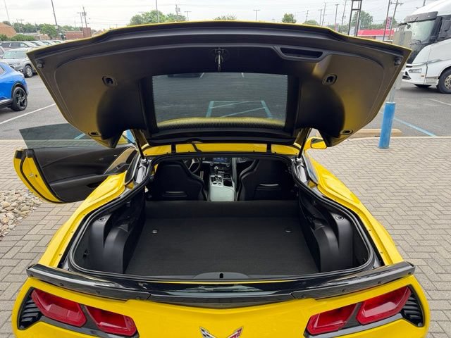 Used 2018 Chevrolet Corvette Grand Sport w/ Grand Sport Heritage Package RWD image 9