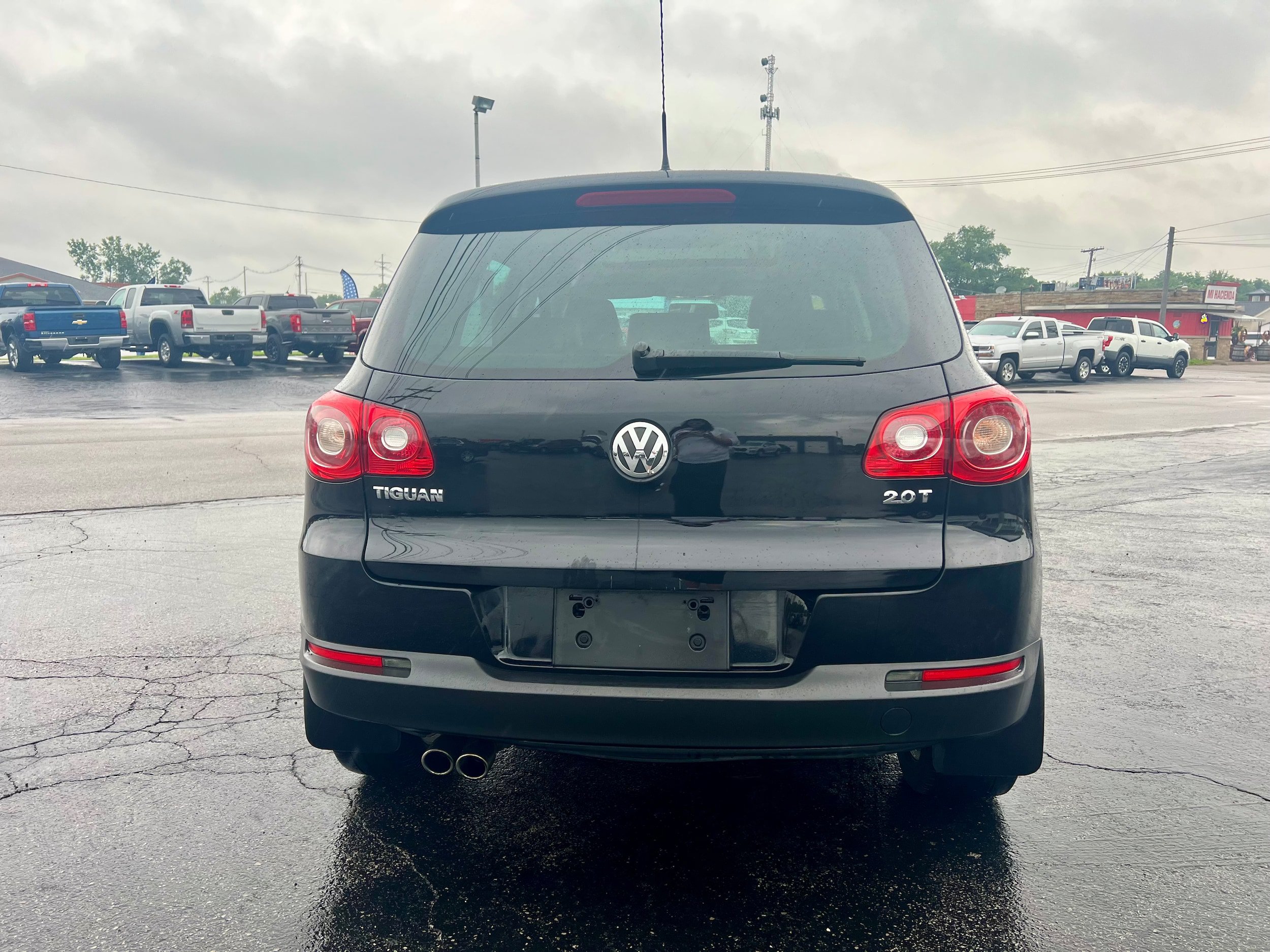 Used 2010 Volkswagen Tiguan S FWD image 6