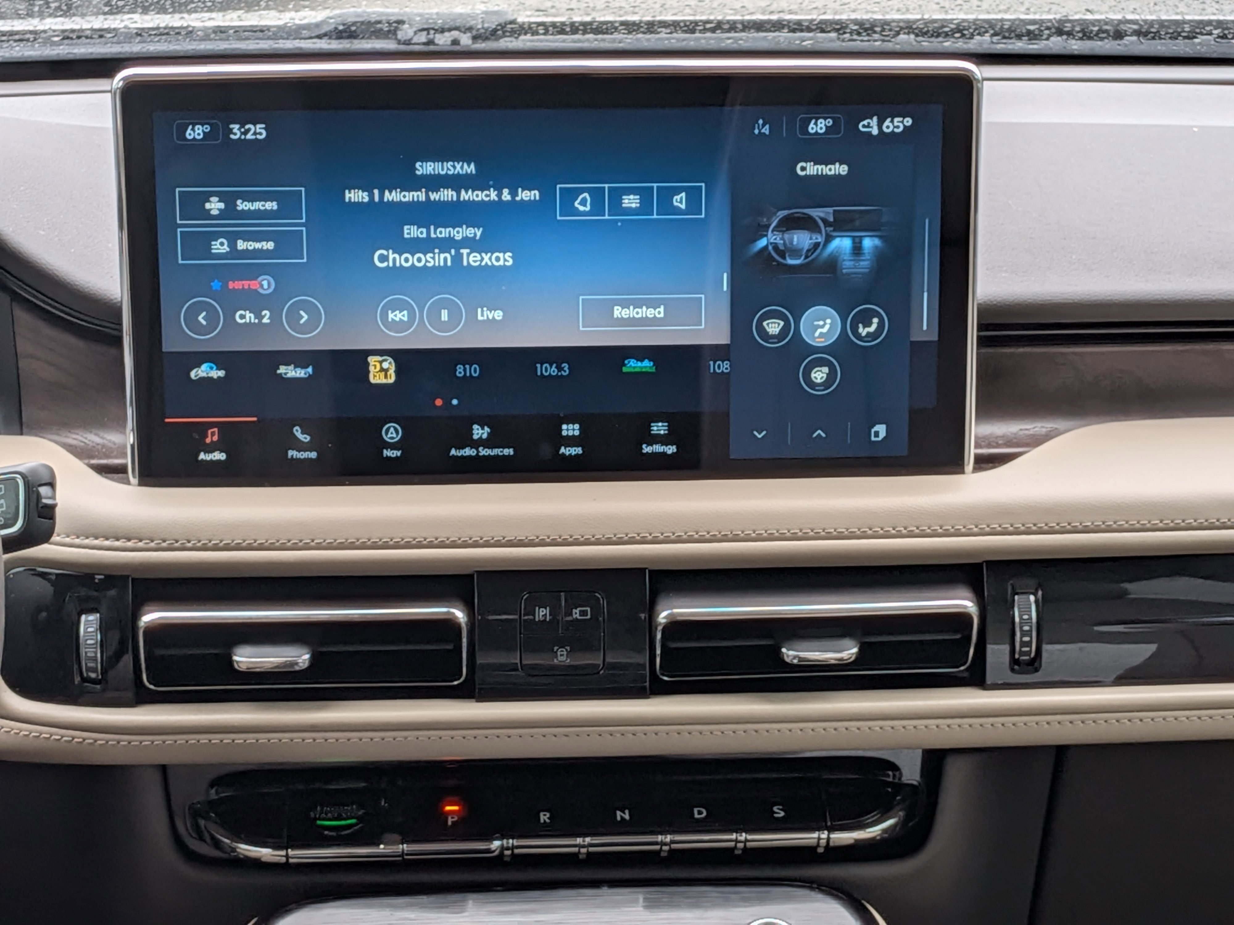 Used 2021 Lincoln Nautilus Reserve w/ Equipment Group 202A image 18