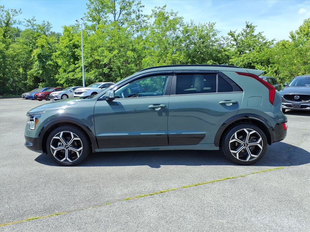 Used 2025 Kia Niro EX Touring FWD video 2
