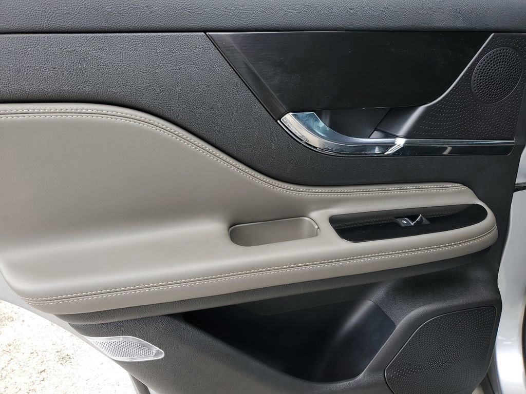 Certified 2023 Lincoln Corsair Reserve AWD/4WD image 9
