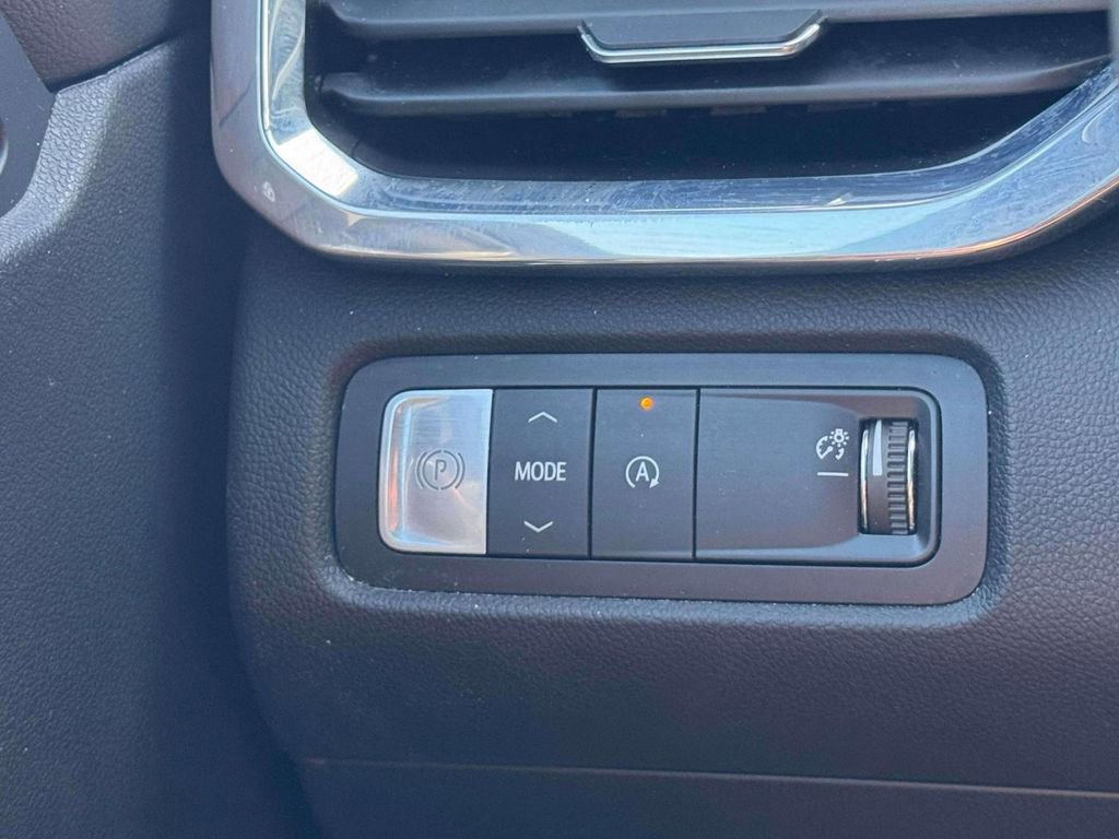 Used 2025 GMC Acadia Elevation image 19