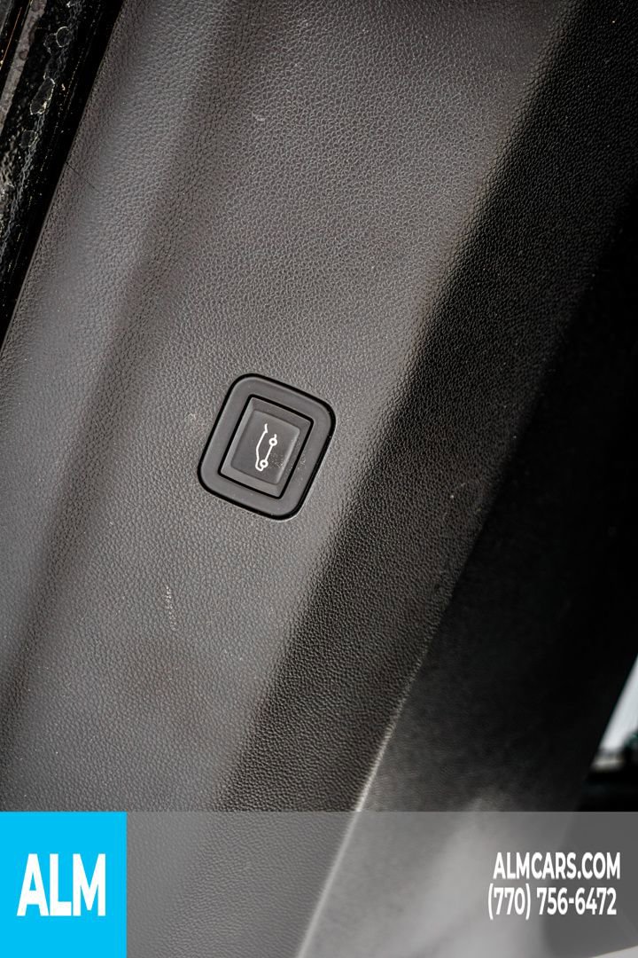 Used 2024 GMC Yukon XL AT4 w/ Technology Package image 28