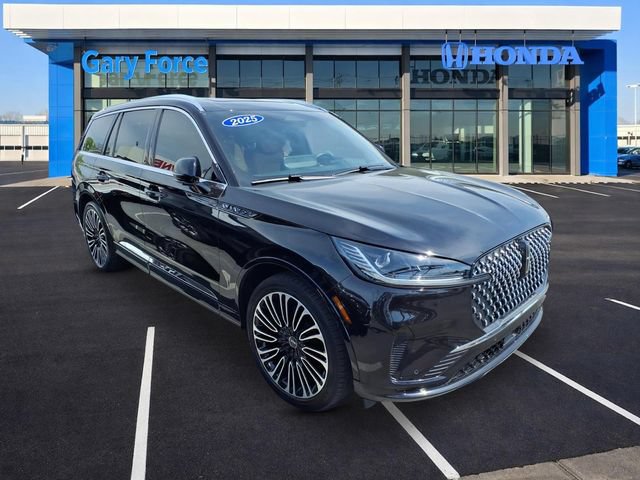 Used 2025 Lincoln Aviator Black Label AWD/4WD image 1